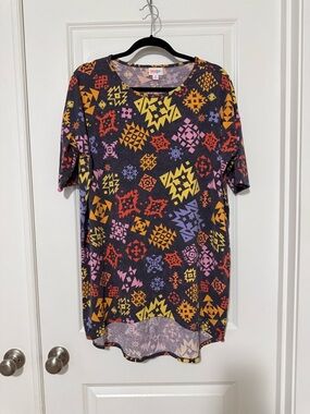 LuLaRoe Purple Tunic with Yellow & Pink Geometric Print